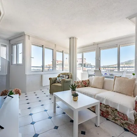 Malagasuite Coast & Mountain Horizon Apartment